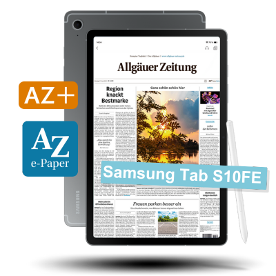 Ein Samsung Galaxy Tab S10 FE zeigt die 'Allgäuer Zeitung' auf dem Bildschirm. Links sind die Logos 'AZ+' und 'AZ e-Paper' sichtbar.